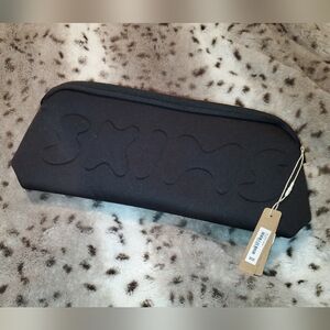 SKIMS Neoprene Pouch
